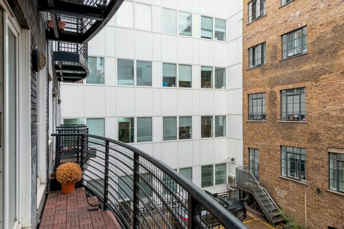 2 Bedroom Flat To Rent In - Old Street, London, EC1V