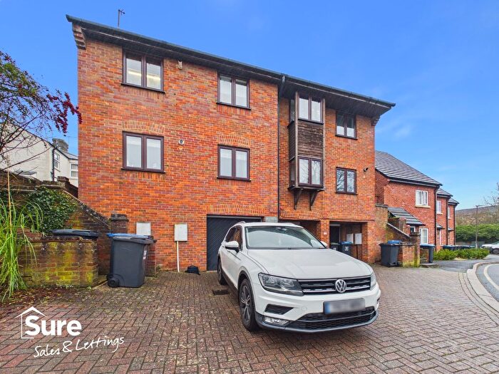 2 Bedroom Maisonette For Sale In Old Bell Court, Hemel Hempstead, Hertfordshire, HP2