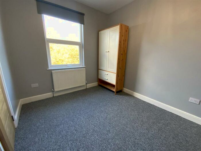 Studio To Rent In Bensham Manor Road, Thornton Heath, CR7