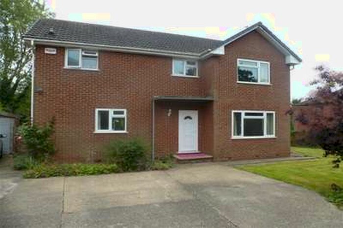 4 Bedroom House To Rent In Burton Road, Derby, DE23