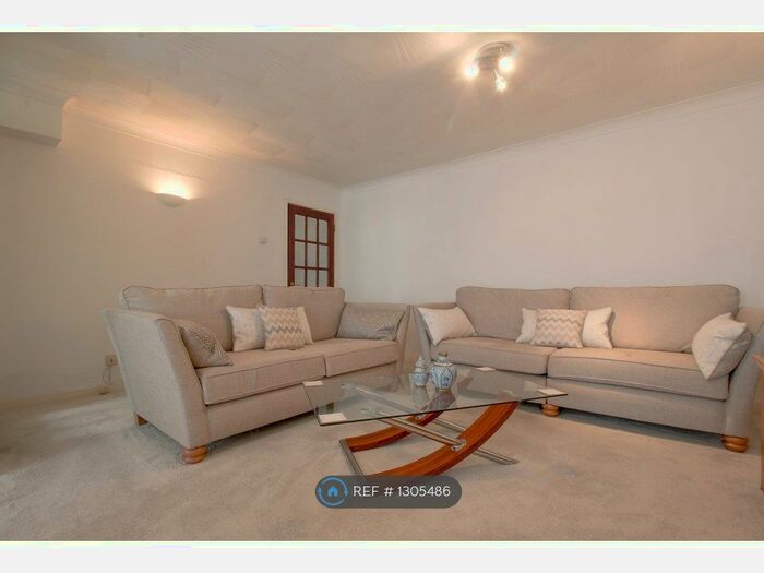 2 Bedroom Flat To Rent In Crosby House, Bromley BR1