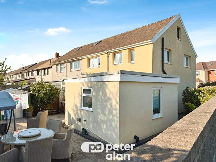 4 Bedroom Semi-Detached House For Sale In The Close, Aberdare, CF44
