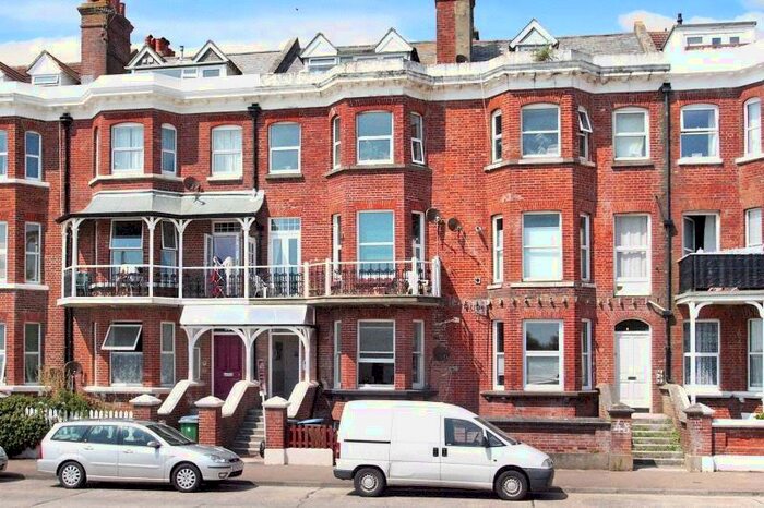 1 Bedroom Apartment To Rent In South Terrace, Littlehampton, West Sussex, BN17