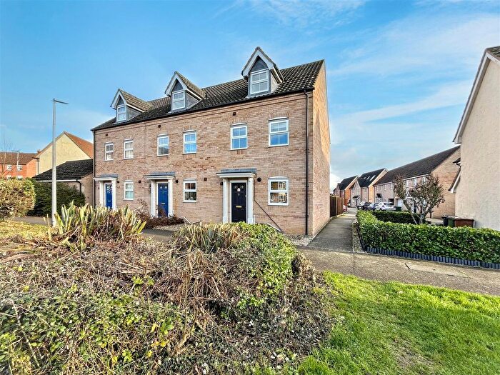 3 Bedroom End Terrace House To Rent In Burdock Close, Wymondham, NR18