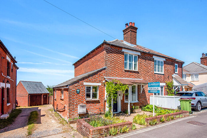 2 Bedroom Semi-Detached House For Sale In Glen Road, Sarisbury Green, Southampton, SO31