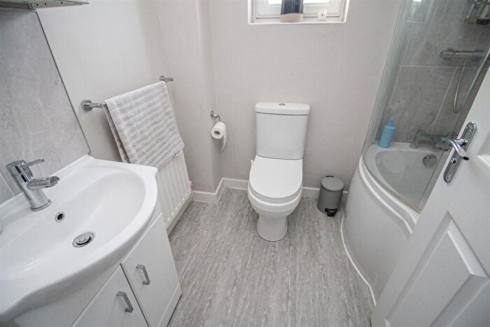 3 Bedroom End Of Terrace House For Sale In Parish Way, Harlow, CM20