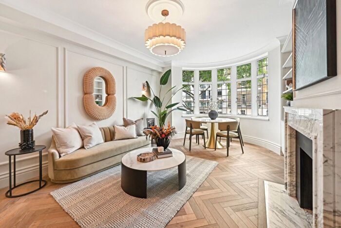 2 Bedroom Flat To Rent In Portland Place, London, W1B