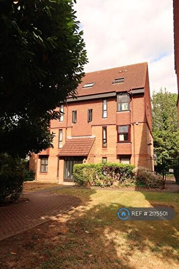 Studio To Rent In Coopers Close, London, E1