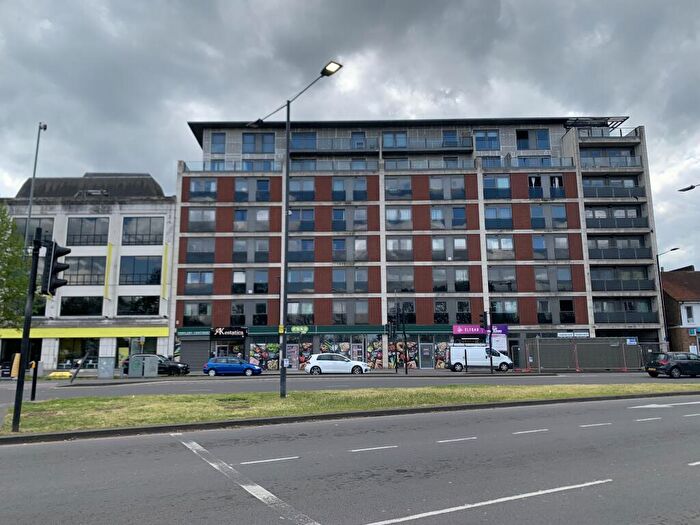 1 Bedroom Flat For Sale In Flat, High Street, Slough, Buckinghamshire, SL1