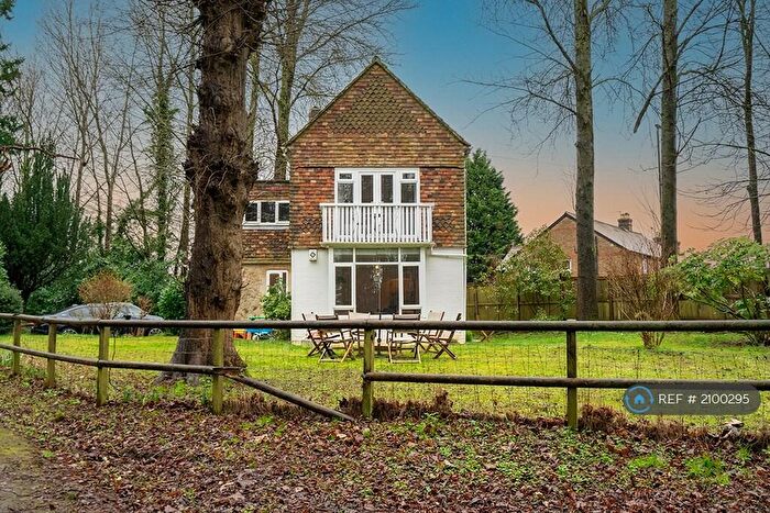 3 Bedroom Detached House To Rent In Castle Street, Bletchingley, Redhill, RH1