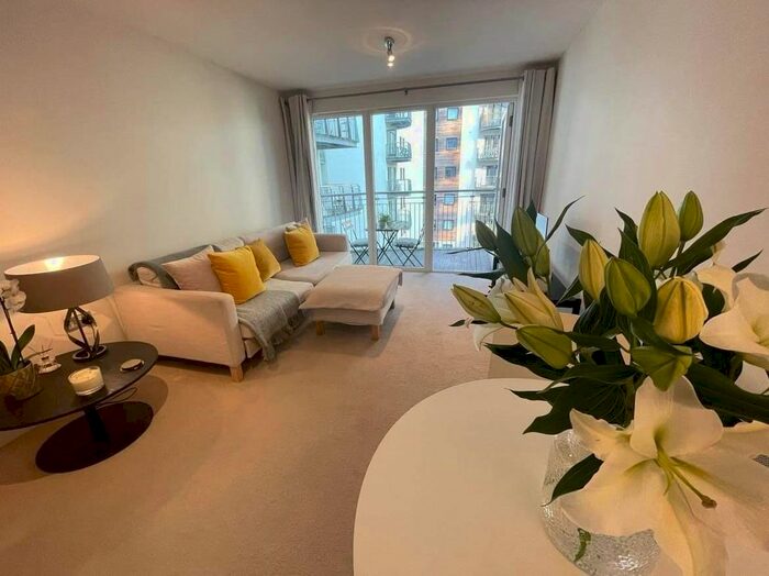 1 Bedroom Flat To Rent In Roma, Watkiss Way, Cardiff, CF11