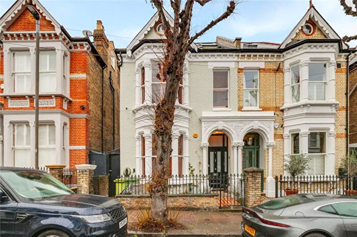 5 Bedroom Semi-Detached House For Sale In Gorst Road, London, SW11