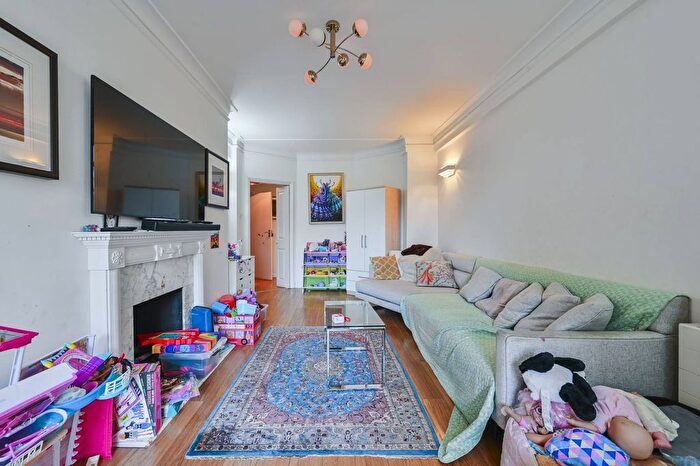 3 Bedroom Flat To Rent In Dorset House, Gloucester Place, Marylebone, London, NW1