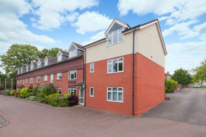 2 Bedroom Apartment To Rent In Larch Close, Botley, OX2