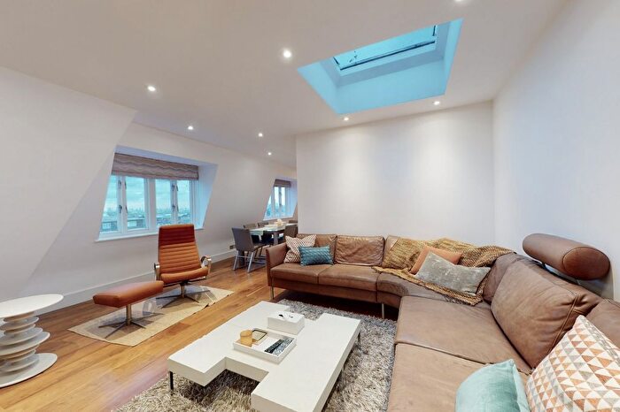 3 Bedroom Flat To Rent In Wellington Court, - Wellington Road, St John's Wood, London, NW8