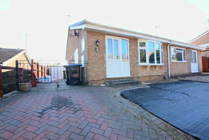 2 Bedroom Bungalow To Rent In Derwent Close, Brownsover, Rugby, CV21