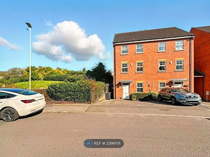 6 Bedroom Semi-Detached House To Rent In Oakwood Road, Leicester, LE4