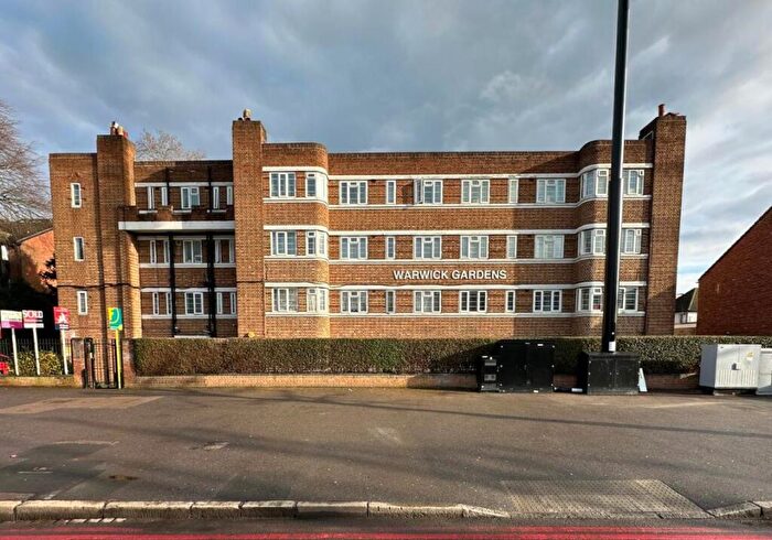 2 Bedroom Flat For Sale In Warwick Gardens, London Road, Thornton Heath, Surrey, CR7
