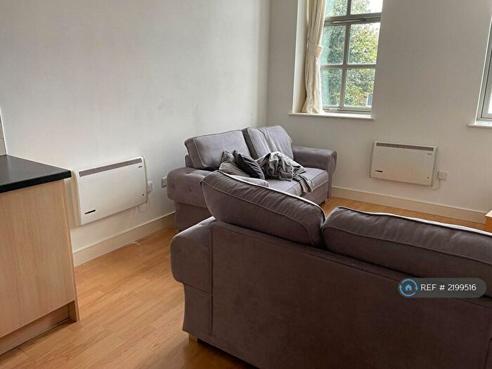 1 Bedroom Flat To Rent In Melbourne Street, Morley, Leeds, LS27