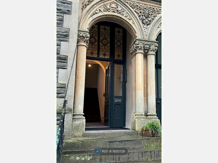 3 Bedroom Flat To Rent In Roath, Cardiff, CF24