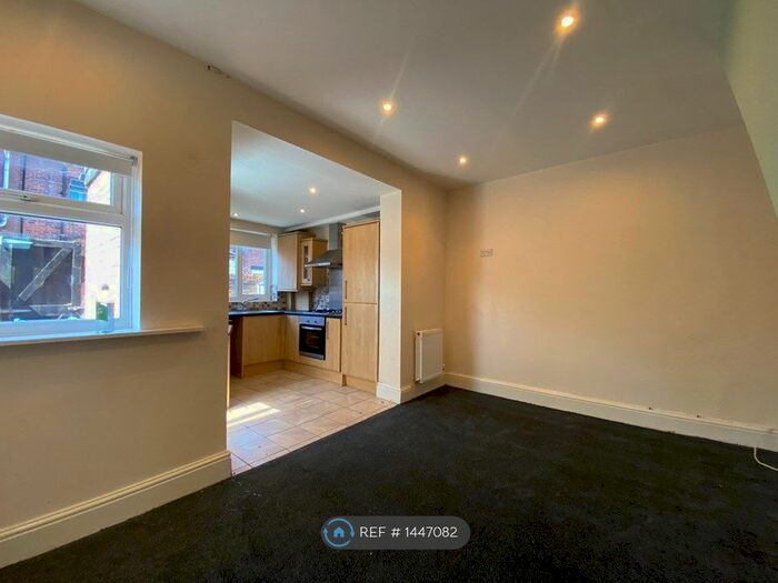 4 Bedroom Terraced House To Rent In Alma Street, Radcliffe, Manchester, M26