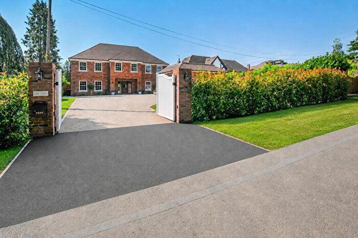 5 Bedroom Detached House For Sale In Mill Lane, Gerrards Cross, SL9