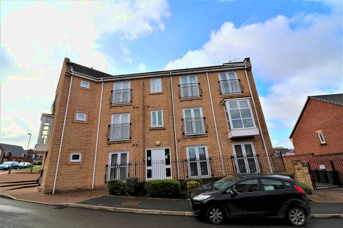 2 Bedroom Flat To Rent In The Courtyard, Highfield Gardens, Hollingworth, Hyde, SK14