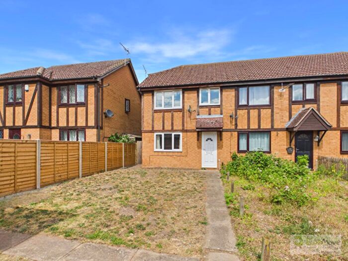 3 Bedroom End Of Terrace House For Sale In The Mallards, Lakenheath, IP27
