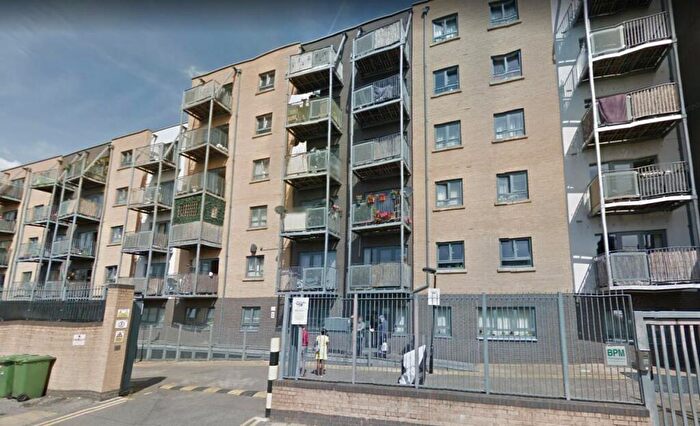 2 Bedroom Apartment To Rent In Darnay Apartments, Stratford, E15