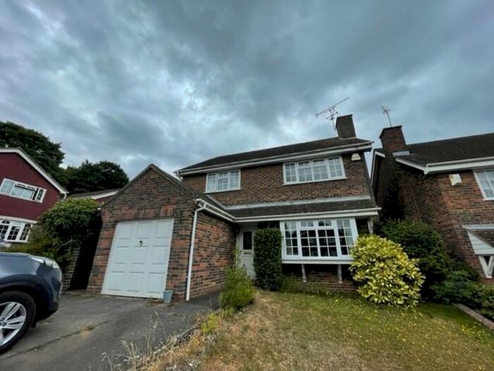 4 Bedroom House To Rent In Chattenden Court, Maidstone, ME14