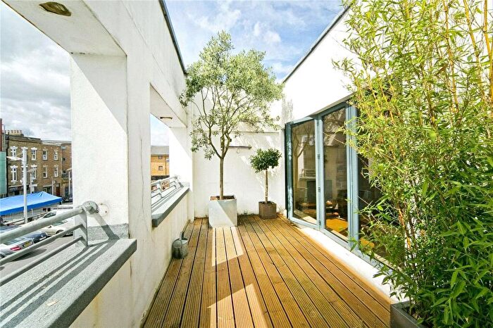 2 Bedroom Apartment For Sale In Gillett Place, Dalston, Hackney, N16