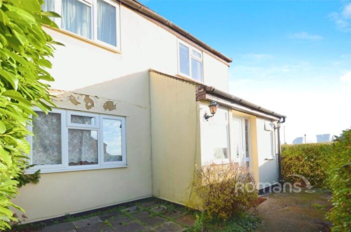 3 Bedroom Terraced House To Rent In Northborough Road, Slough, Berkshire, SL2