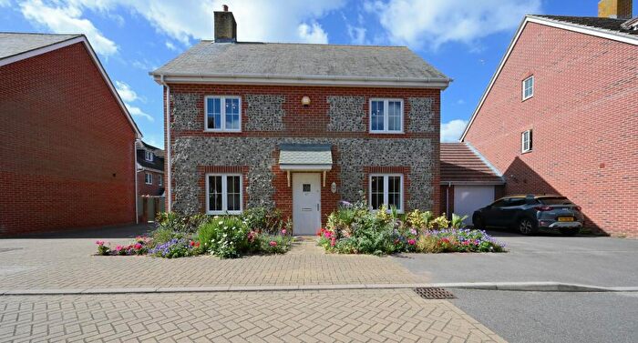 4 Bedroom Detached House To Rent In Osborne Way, Rose Green, Bognor Regis, PO21