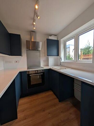 1 Bedroom End Of Terrace House To Rent In Lichfield Road, London, NW2