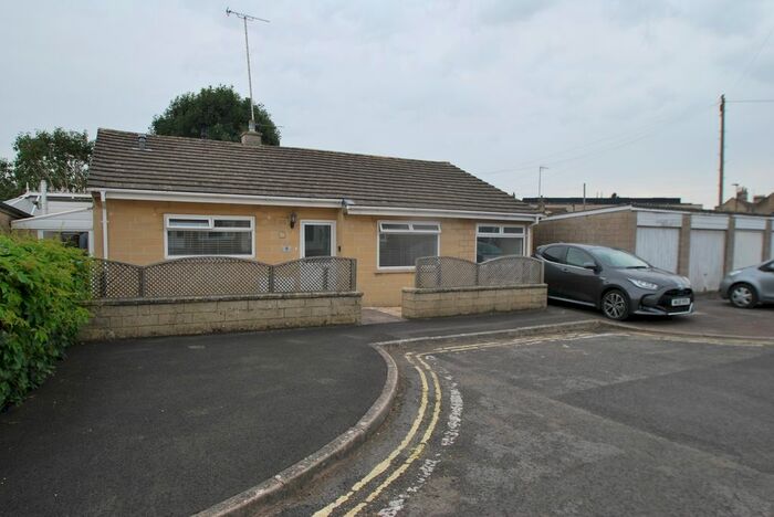 3 Bedroom Bungalow To Rent In Combe Road Close, Combe Down, Bath, BA2