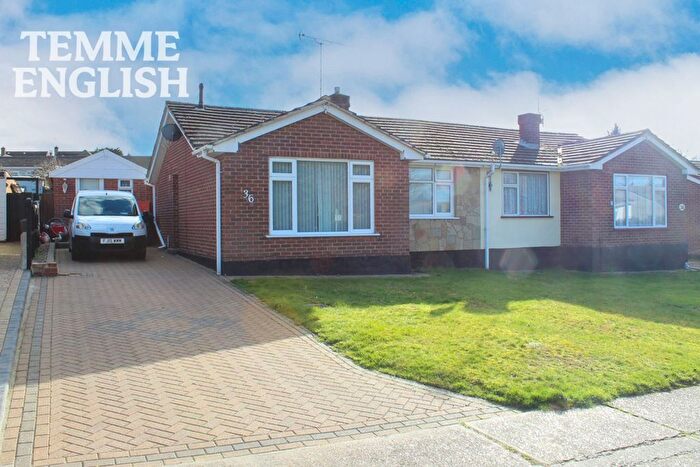 2 Bedroom Semi-Detached Bungalow For Sale In Long Meadow Drive, Wickford, SS11