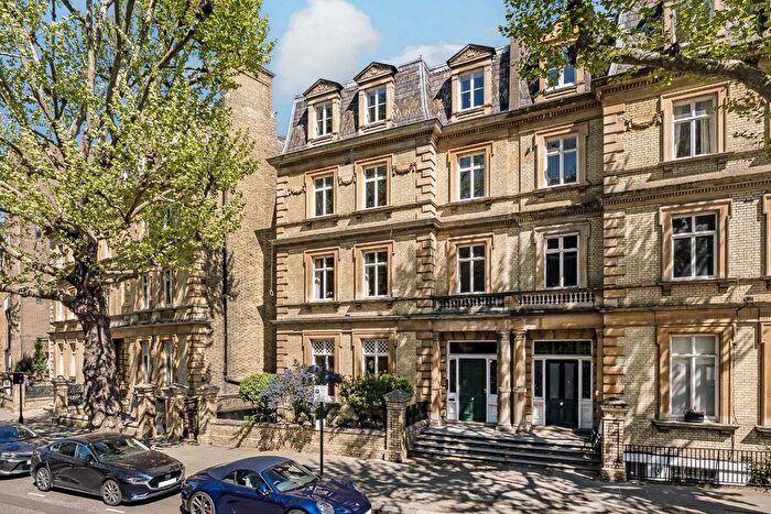 3 Bedroom Flat For Sale In Addison Road, Westbourne, W14