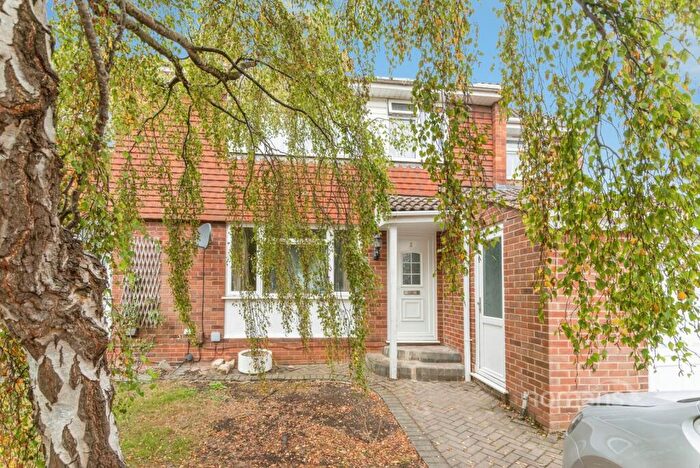 4 Bedroom Semi Detached House To Rent In Rowan Drive, Royal Wootton Bassett, Swindon, SN4