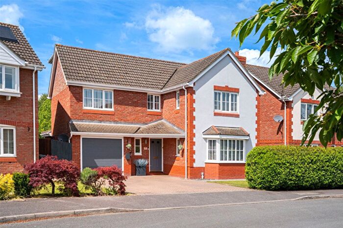 5 Bedroom Country House For Sale In St Marks Close, Bramley, Hampshire, RG26