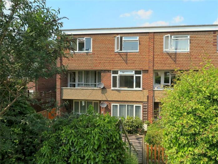 3 Bedroom Apartment To Rent In Weydon Lane, Farnham, Surrey, GU9