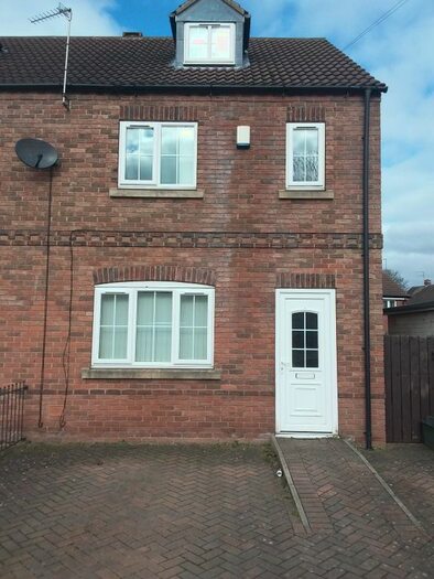 3 Bedroom End Of Terrace House To Rent In Fir Tree Avenue, Auckley, Doncaster, DN9