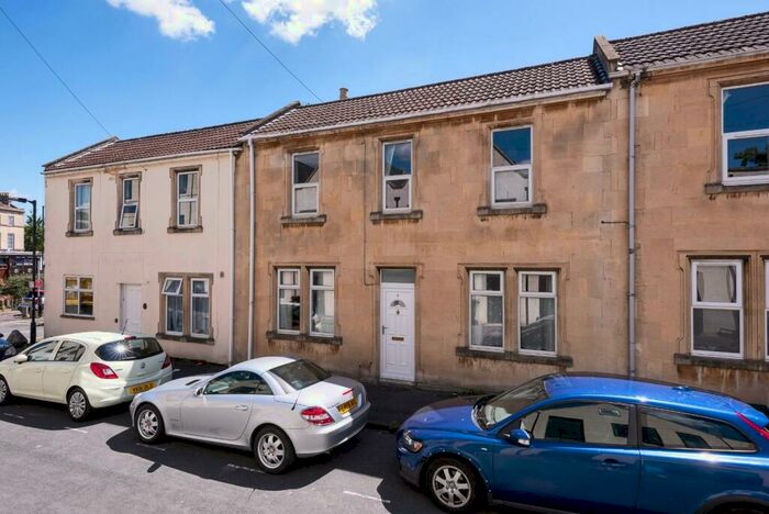 4 Bedroom Terraced House To Rent In Lorne Road, Bath, BA2