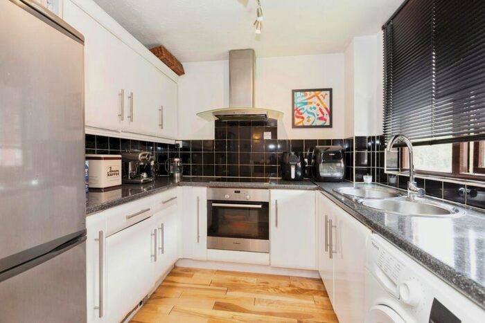 2 Bedroom Flat For Sale In Waterside Close, Barking, Essex, IG11