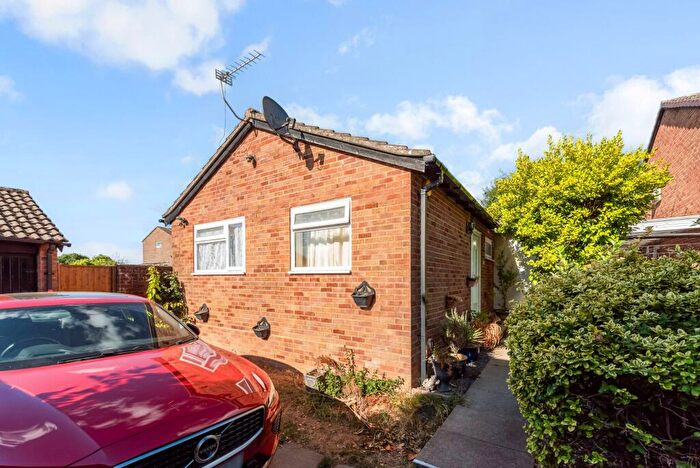 2 Bedroom Detached Bungalow For Sale In North Baddesley, Southampton, SO52