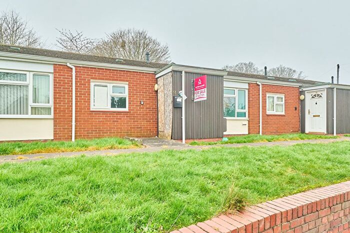 Bungalow For Sale In York Road, Harlescott Grange, Shrewsbury, Shropshire, SY1