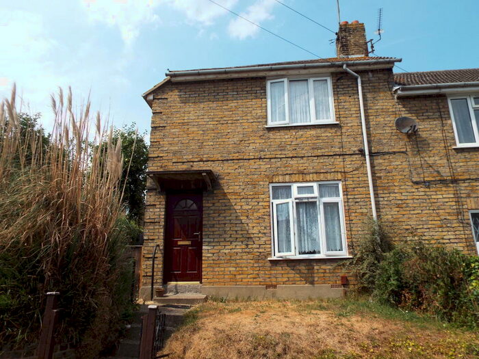 3 Bedroom Terraced House To Rent In Slatin Road, Strood, ME2