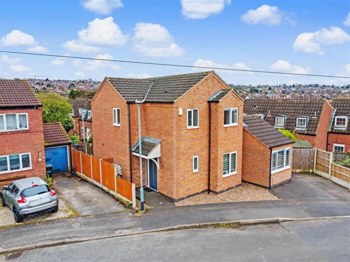 4 Bedroom Detached House For Sale In Oulton Close, Arnold, Nottingham, NG5