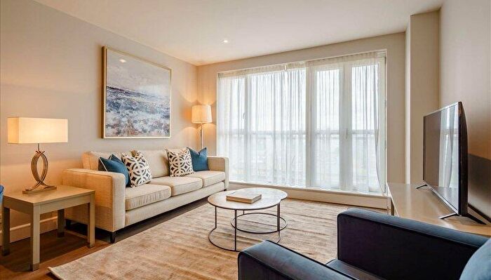 2 Bedroom Apartment To Rent In Westferry Circus, London, E14