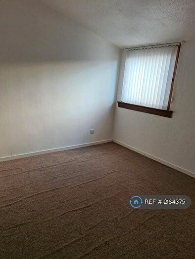 2 Bedroom End Of Terrace House To Rent In Sundrum Pl, Kilwinning, KA13