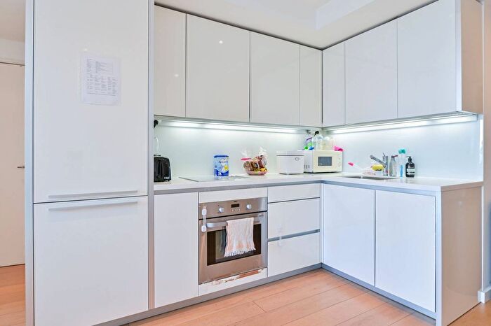 1 Bedroom Flat To Rent In Walworth Road, Elephant And Castle, London, SE1
